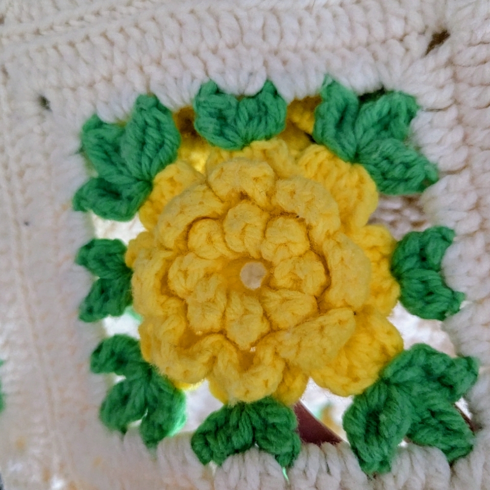 Vintage Handmade Blanket, Yellow Crochet Daffodil Granny Square Blanket, Throw - Picture 7 of 12
